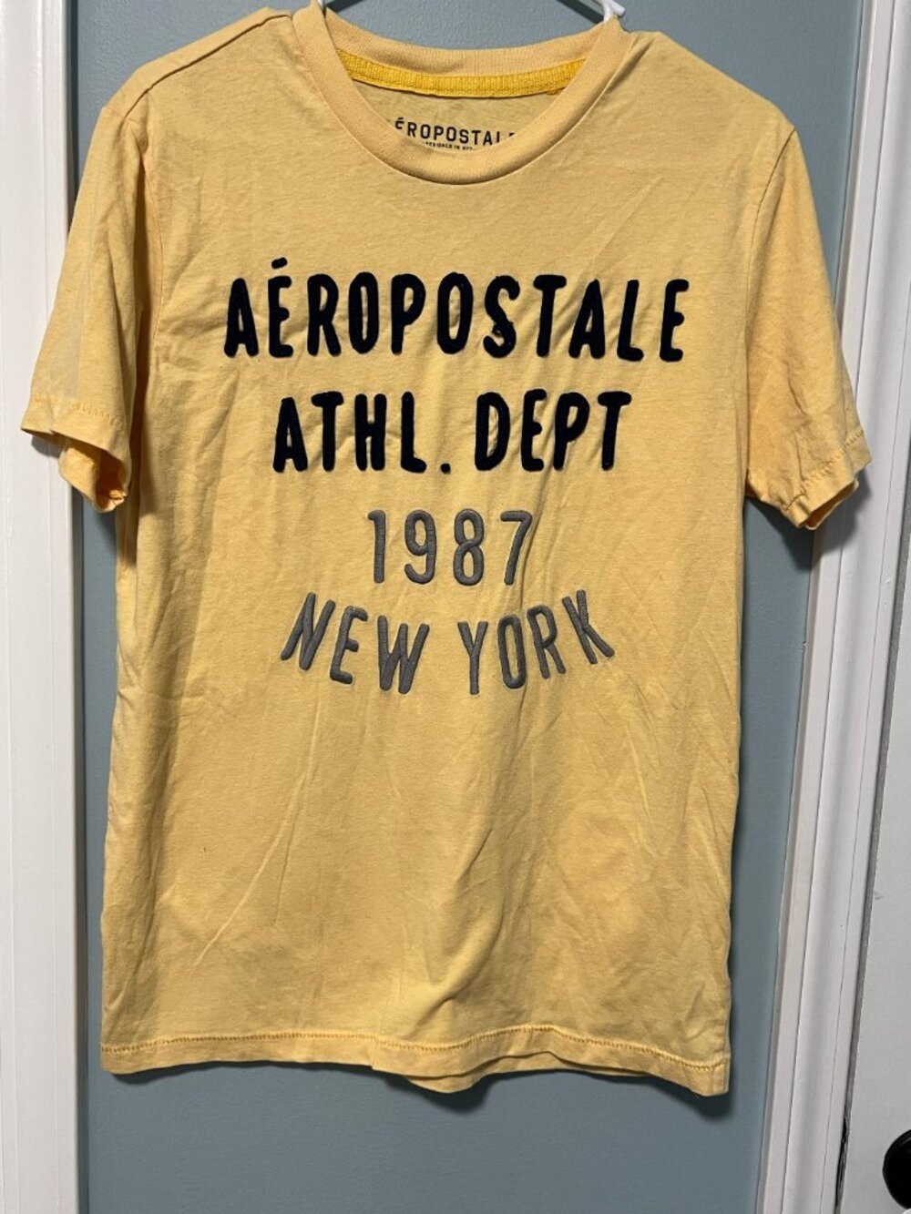 Aeropostale Vintage T-shirt Yellow Men's Medium (small pen mark - pictured)